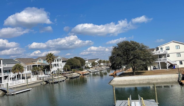 Cozy 5BR-2.5BA Cottage on Canal, Private Heated Pool, Private Boat Dock