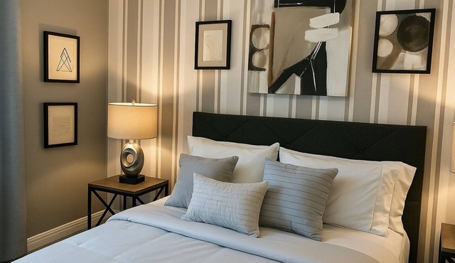 Cozy Airport Heights stay, 3 minutes to Airport