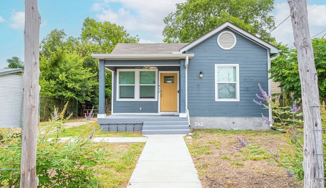Cozy and Gorgeous 2BR/1BA Near Amazing Downtown
