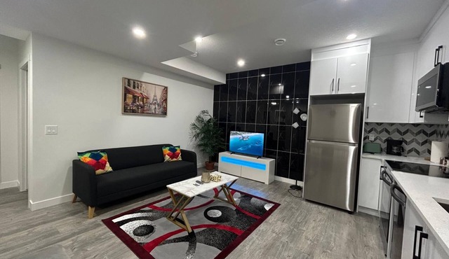 Cozy Brand-new 2-bedroom Basement with Lounge, Kitchen & Wifi