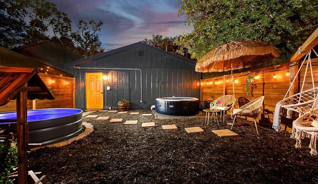 Cozy Brandon Guest Studio w/Pool & Hot Tub!