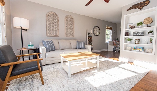 Cozy Bungalow - less than 1 mi from downtown Cary