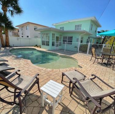 Cozy Canaveral Cottages