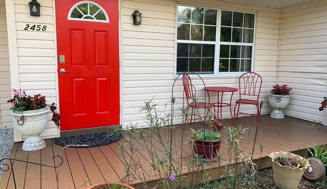 Cozy Cottage near Beaches and Downtown Sarasota VR-00163