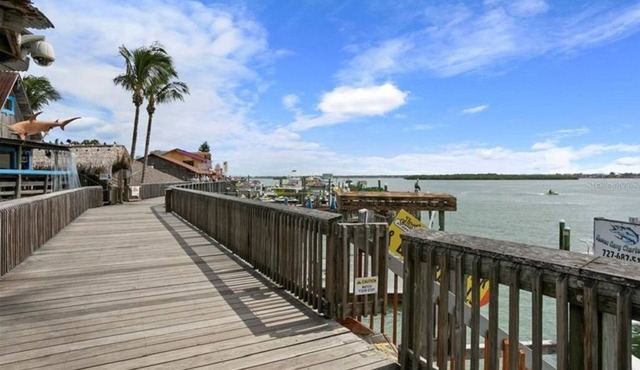 Cozy Cottage that js close to the beach and pet friendly! Work at the beach! BB