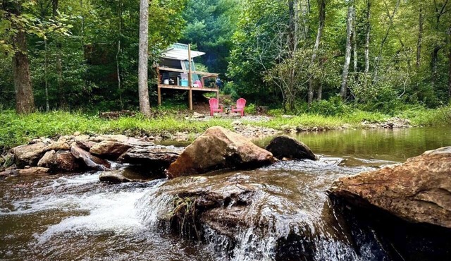 Cozy Creekside A-Frame | WiFi + Hot Shower
