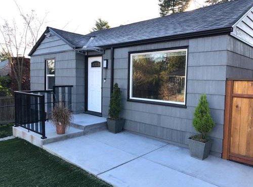 Cozy Crown Hill Carkeek Cottage 2 Beds, Full Kitchen & Backyard in North Seattle