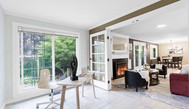 Cozy furnished 3-bedroom pet-friendly rambler in Bellevue