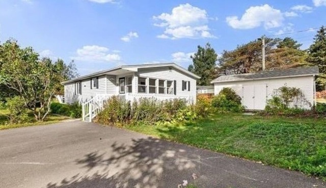 Cozy House just minutes from Parlee Beach