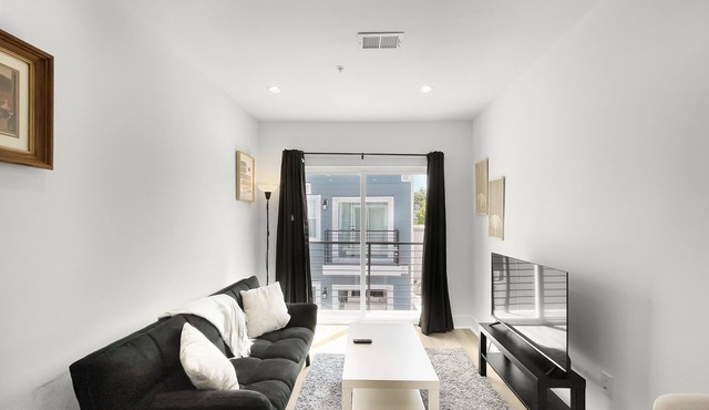 Cozy Petworth Stay with Balcony & Courtyard View