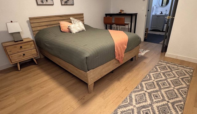 Cozy Private MIL Suite with Private Entrance