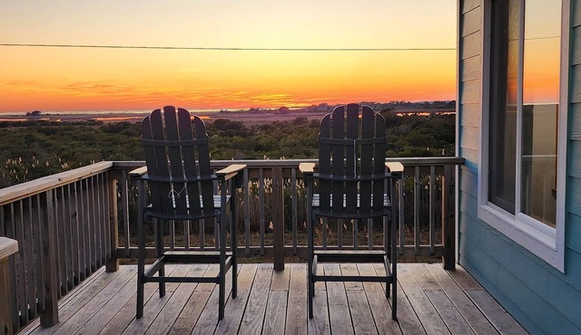 Cozy + Quiet S Nags Head Home- Short walk to beach, gorgeous ocean + sound views