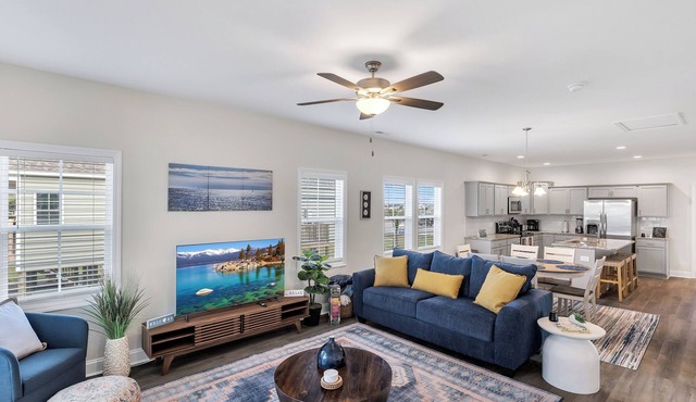 Cozy Summer house on the water - 10 minutes to the beach. Waiting for you!