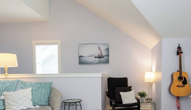 Cozy Sunrise 1BR Suite