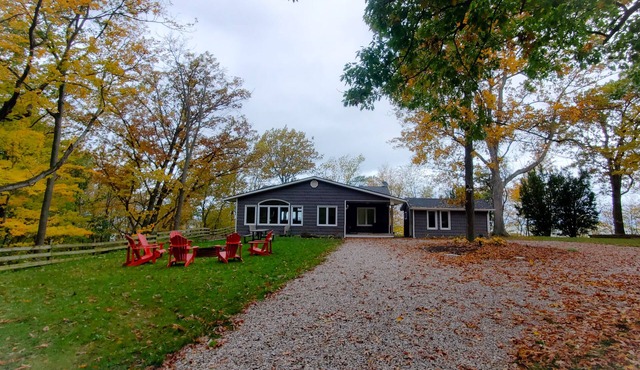 Cozy Waterfront Cottage on Lake Huron's Blue Coast