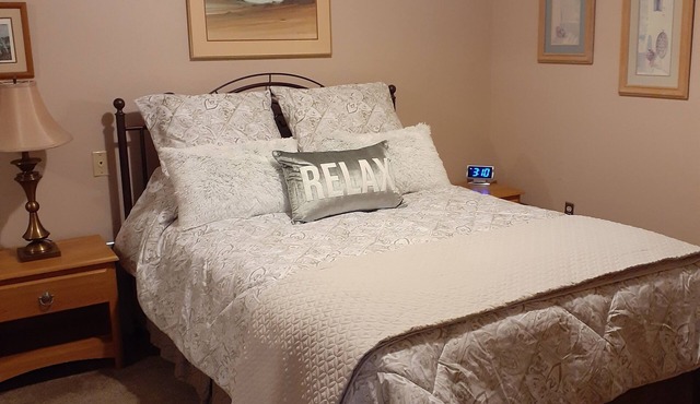 CURRENTLY AVAILABLE FOR NOVEMBER/DECEMBER 2025 Clean, quiet home Apache Junction