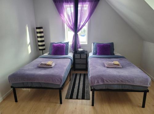 Cute apartment close to highway
