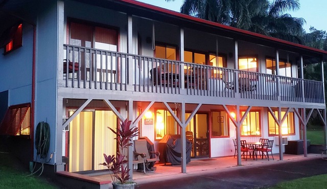 Cute, Private & Tranquil Hideaway, Ocean Views. Near Hana Hwy. A/C.