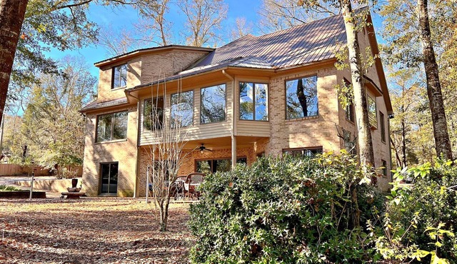 Daphne River Villa