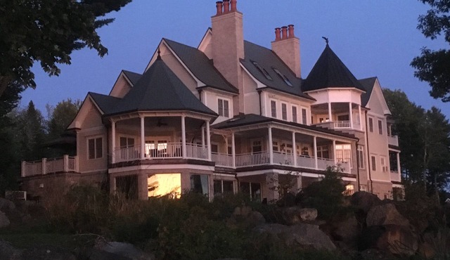 Darren Guest Rm 1 - w/beautiful views of the St Croix River.
