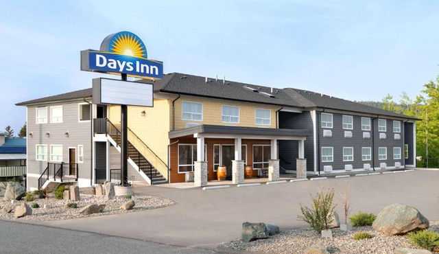 Days Inn by Wyndham 100 Mile House