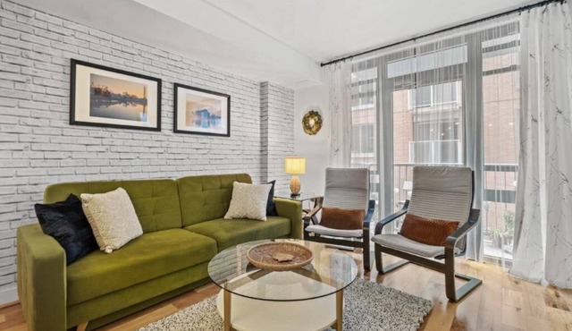 DC Downtown Condo + Parking - 6 mo min, rooftop/gym/pets welcome, available now