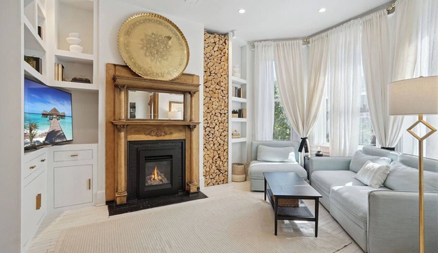 DC Rowhome w/Parking + 2 Decks | Boho Bliss