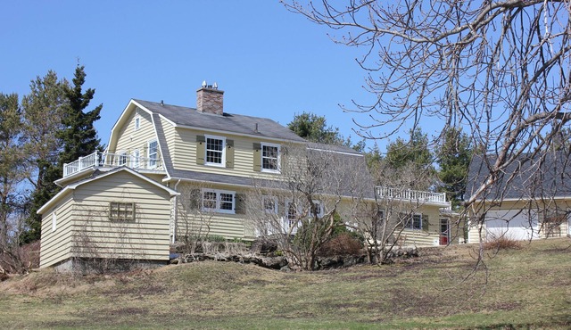 Delightful self contained cottage in the Charming Village of Chester by the sea