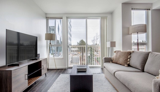 Deluxe Bellevue 1BR w/BBQ, Gym, W/D, nr Spring District, by Blueground
