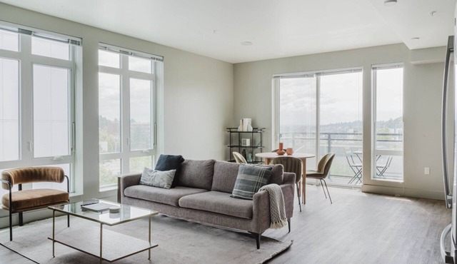 Deluxe First Hill 2BR w/Gym, BBQ & Rooftop Lounge, by Blueground