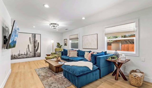 Design | Single Level | AC | Hottub | Backyard Fun