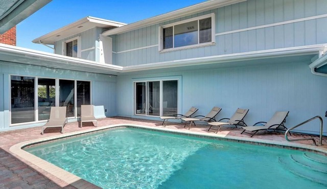 Designer 6 Bedroom | Game Room | 10 Min To Beach!