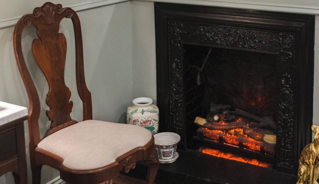 Designer Apartment in the Heart of Historic Capitol Hill: 10 Min Walk to Capitol