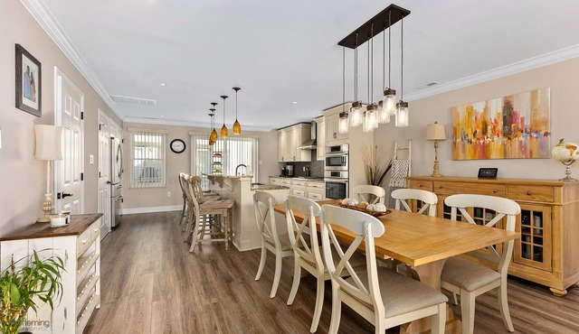 Diamond Beach 4 BR/3.5BA Luxurious Townhouse - 2 Short Blocks to Beach