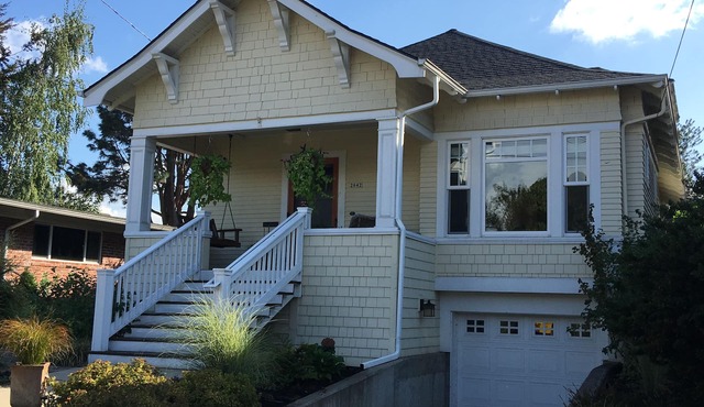 Discover vibrant Southeast Portland, just steps away from Hawthorne District