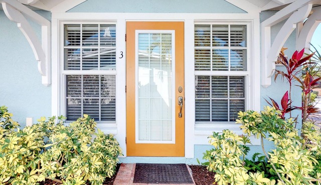 Dog-friendly cottage w/island views, shared pool & private patio - beach nearby