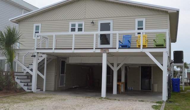 Dog Friendly! Non-Smoking. Cottage w/Dock and Deep Water Access on Natural Canal