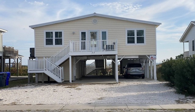 Dog-Friendly, No-Smoking, Ocean Front Cottage, Center of the Island