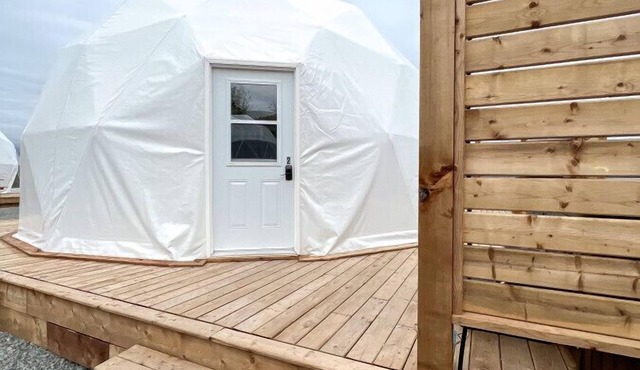Dome 2 · Luxury Lakeside Dome With Hot Tub