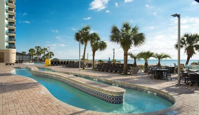 Dominican Oceanfront King Suite w/Balcony, Pool & Beach Access – Myrtle Beach