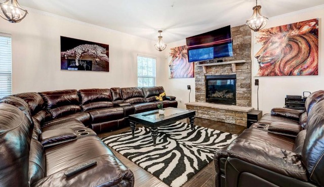Downtown DC Home w/Furnished Patio!