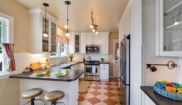 Downtown Edmonds Craftsman: Home by the Sea