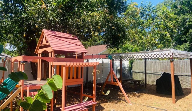 Downtown Sarasota Florida Vacation Rental 3BR/1.5BA House, Near Beaches, Unit 1