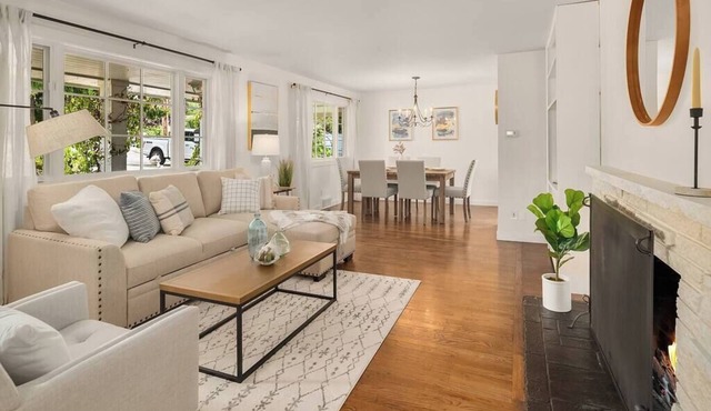 DT Bellevue Hidden Gem With a View & AC