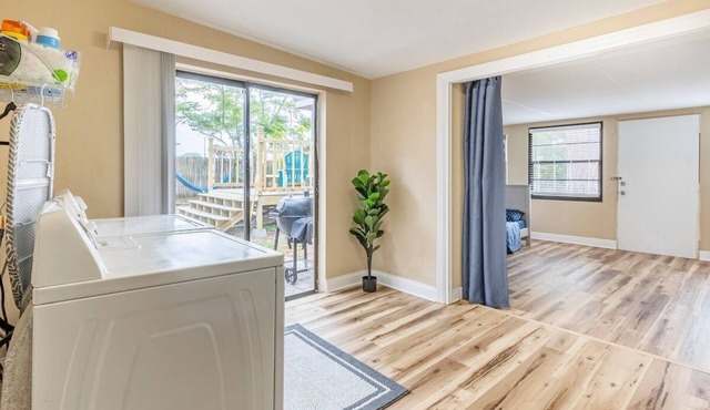 Dual Duplex Paradise ~ 2 Hot Tubs ~ River View