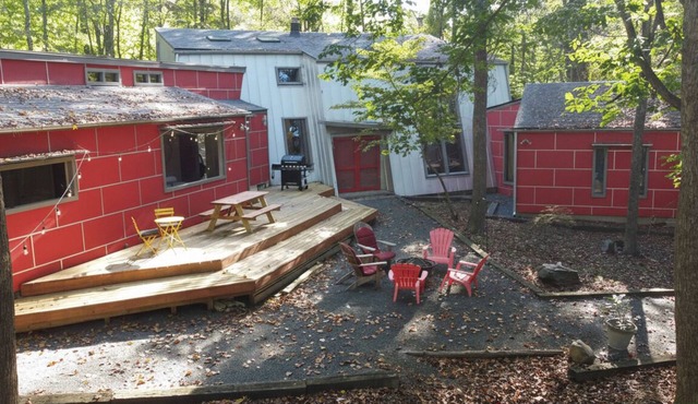 Duke Forest Escape 3BR, 6 Beds, Huge Back Patio!