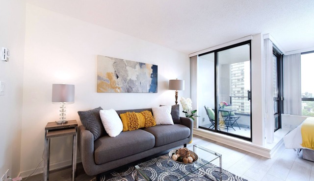 E1 - Chic Downtown Jr. 1 Bedroom
