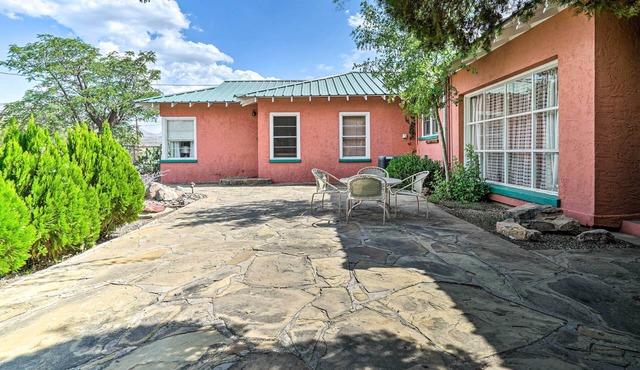 Eclectic Home: Walk to Town & Bath District!