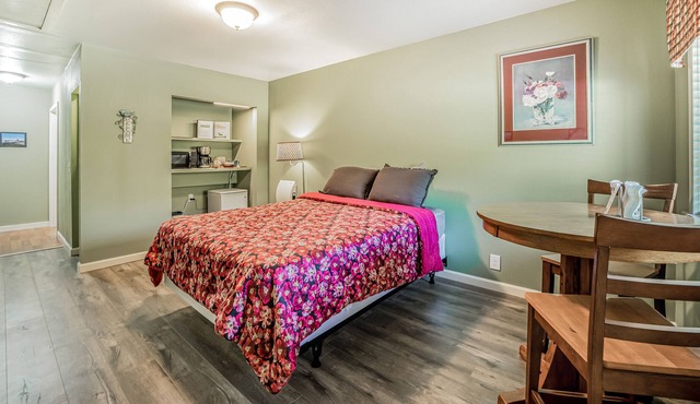 Efficient Studio Getaway w/ Free WiFi, Kitchenette, & Private Washer & Dryer!