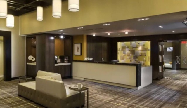 Elegant 1-Bedroom Residence in Arlington with Premium Amenities